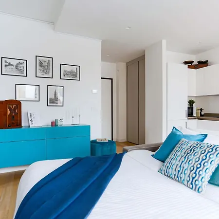 The Rent - Modern Bright In The Heart Of Mailand