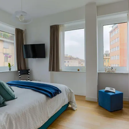 The Rent - Modern Bright In The Heart Of Apartment *